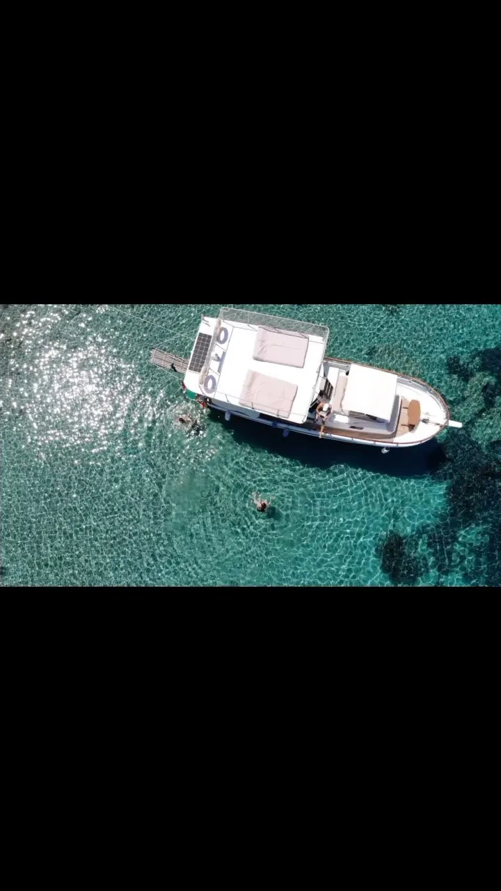 Datça tekne turunda berrak turkuaz koy